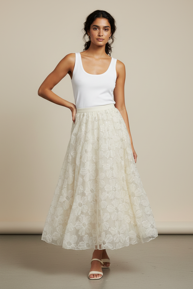 Jupe Longue Crème Brodée Florale Élégante