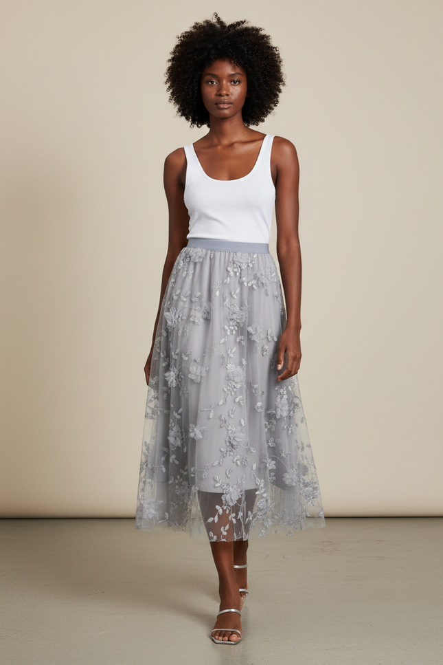 Jupe Longue Grise Brodée Élégante