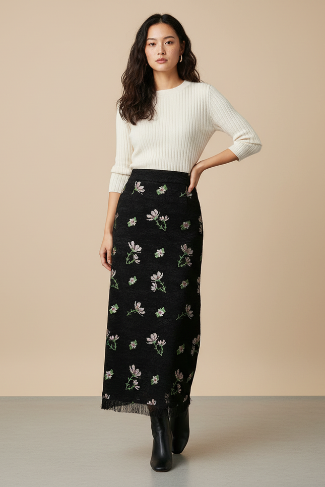 Jupe Longue Noire Brodée Florale Vintage