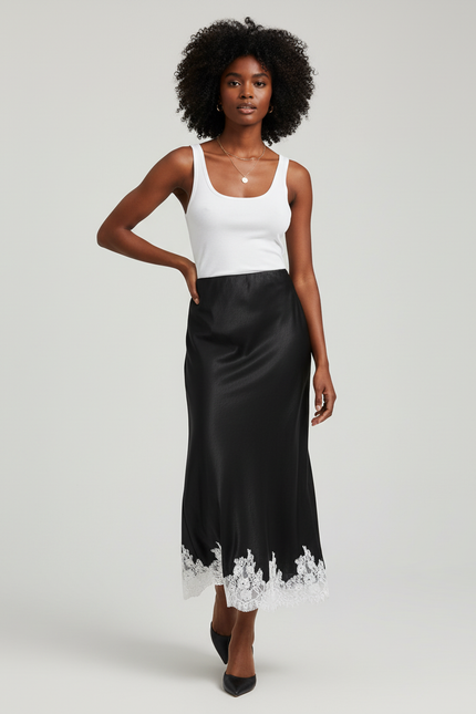 Jupe Longue Noire Satin Dentelle Élégante