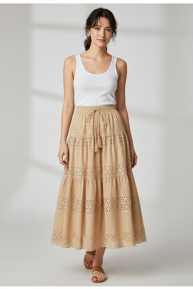 Jupe Longue Beige Brodée Élégante