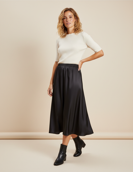 Jupe Longue Noire En Soie Élégante