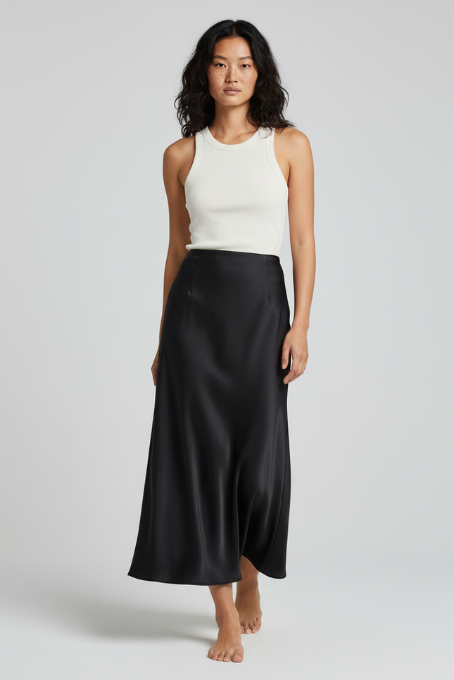 Jupe Longue Noire Satinée Fluide Chic