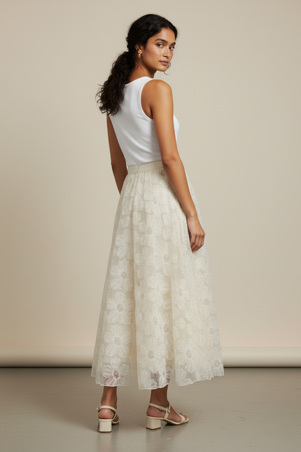 Jupe Longue Crème Brodée Florale Élégante