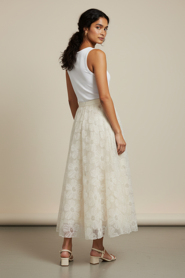 Jupe Longue Crème Brodée Florale Élégante