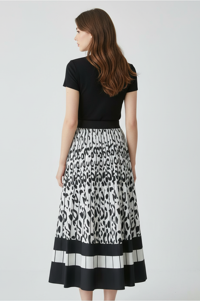 Jupe Longue Pliée Noir Et Blanc Élégante