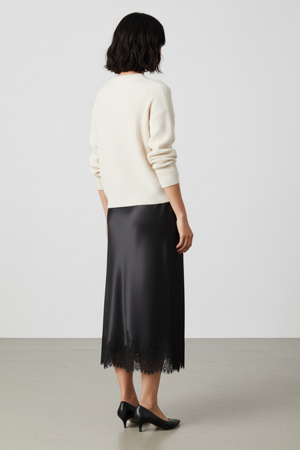 Jupe Longue Satin Noire Dentelle Élégante