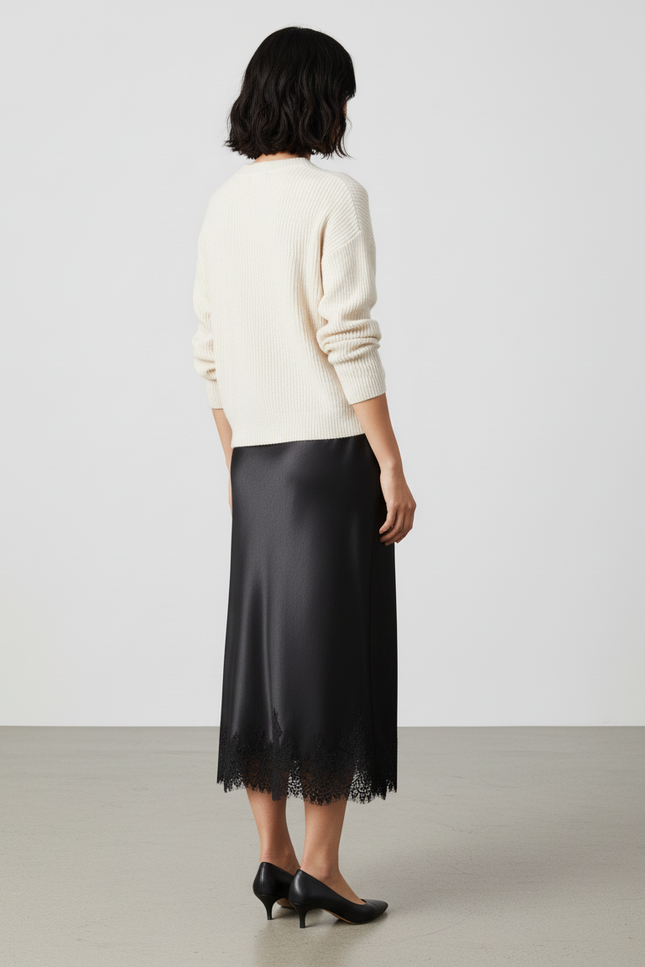 Jupe Longue Satin Noire Dentelle Élégante