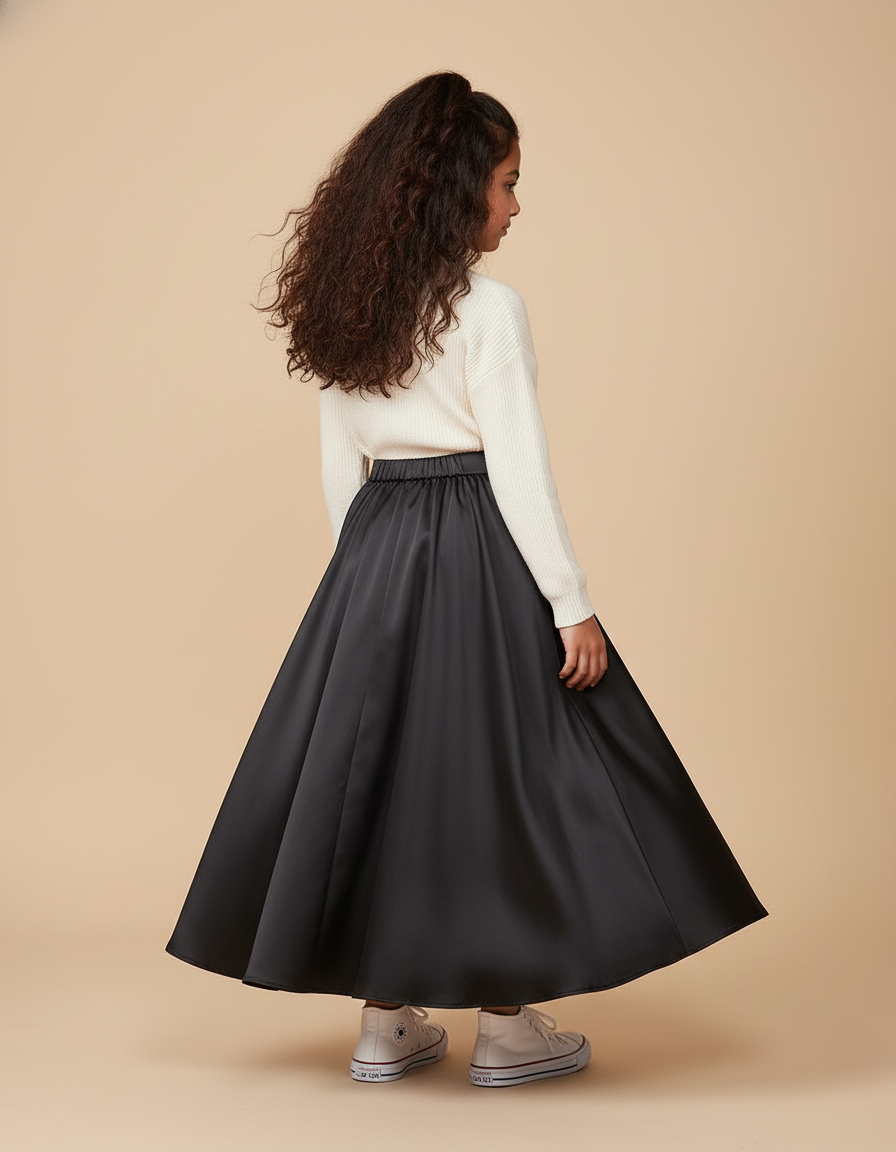 Jupe Longue Noire Satinée Fluide Chic Élégante