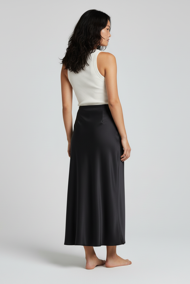 Jupe Longue Noire Satinée Fluide Chic